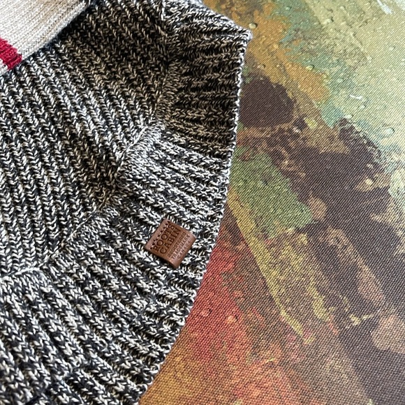 ROOTS - NWOT Cabin Sweater (50% off when Bundled) - Picture 10 of 12
